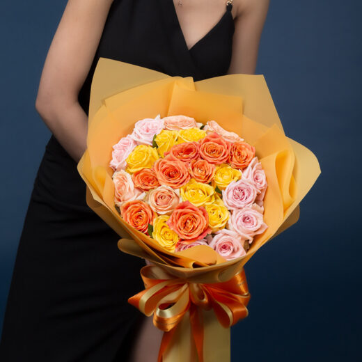 The Twist colorful rose bouquet