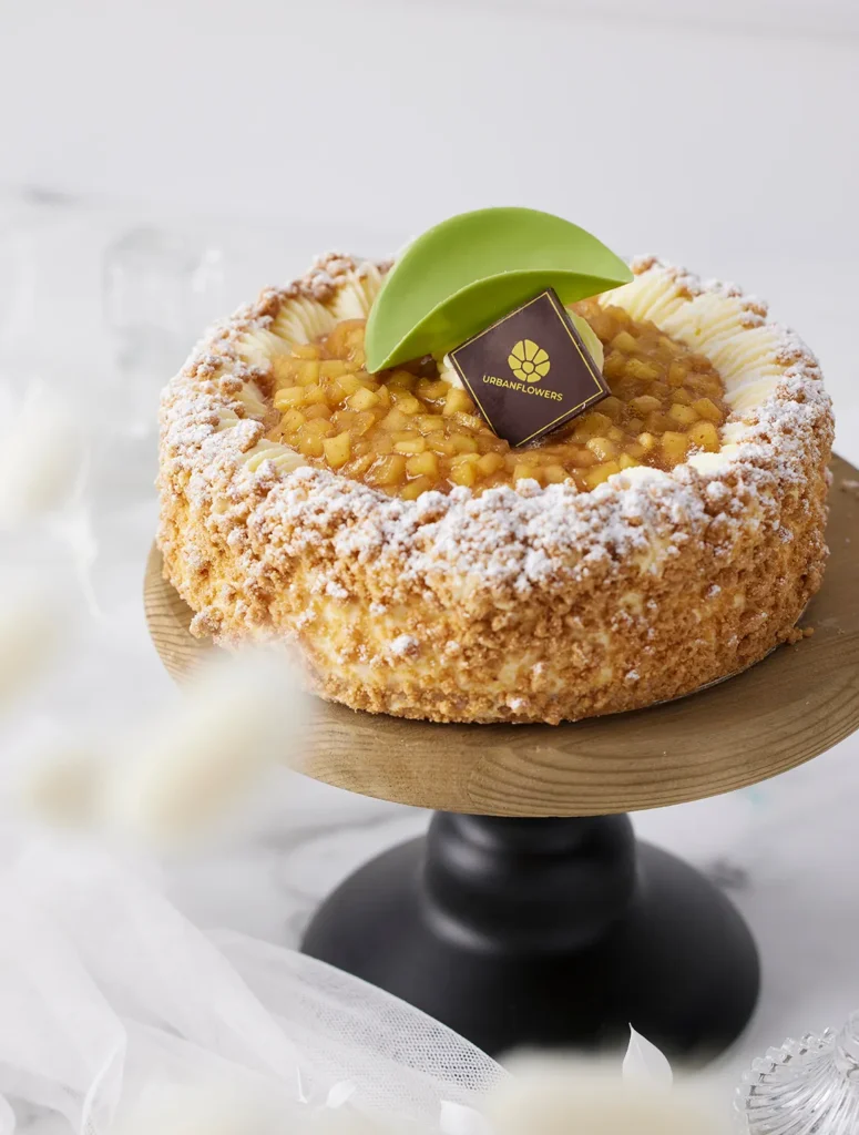 Apple Crumble Cheesecake - Flower arrangement