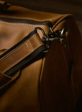 Horse leather travel bag – vintage brown with strap