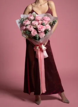 Bouquet of fragrant pink roses, Valentine's Day flowers