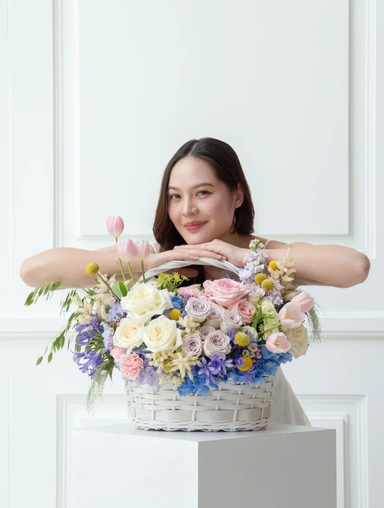 กระเช้าดอกไม้สด ดอกทิวลิปสีชมพู