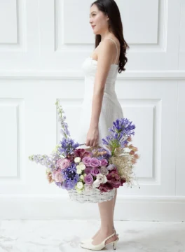 กระเช้าดอกไม้สด ดอกอะคาพันทัส (Agapanthus)