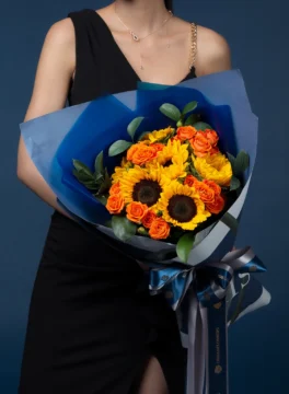 ช่อดอกไม้แสดงความยินดี ดอกทานตะวัน ดอกกุหลาบพวงสีส้ม