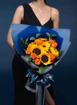 ช่อดอกไม้แสดงความยินดี ดอกทานตะวัน ดอกกุหลาบพวงสีส้มสวยๆ