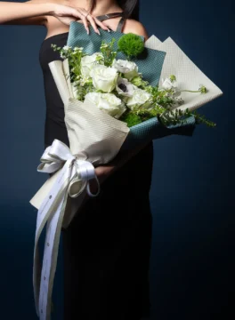 Bouquet of white anemones and white roses
