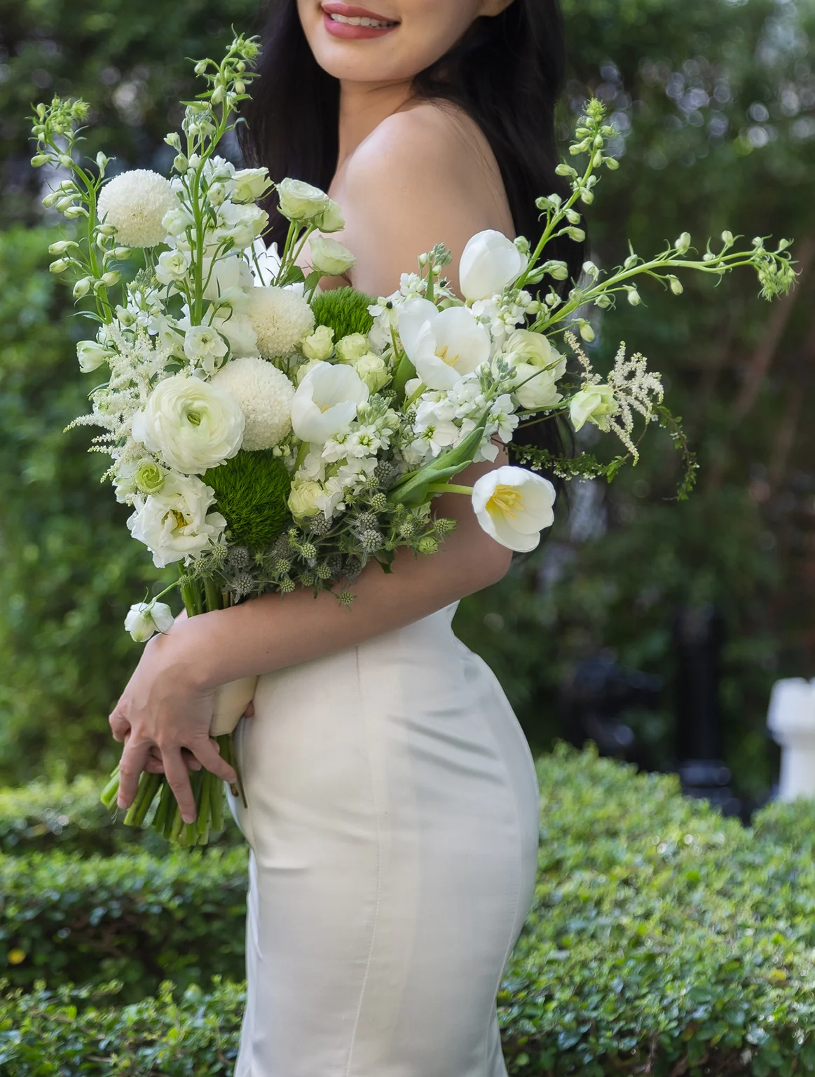 ช่อดอกไม้งานแต่งสีขาวล้วน ดอกกุหลาบ ดอกทิวลิป