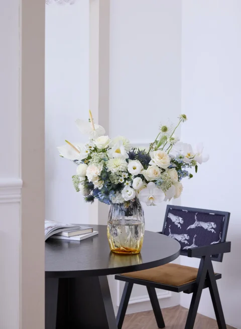 แจกันดอกไม้สด ดอกหน้าวัวสีขาว