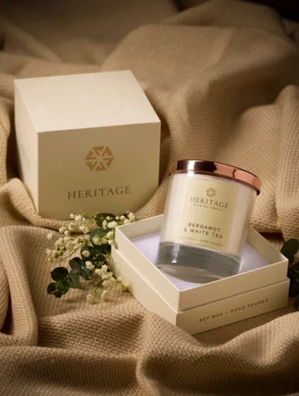 ของขวัญเทียนหอมสุดหรู เทียนหอมถั่วเหลืองกลิ่นเบอกาม็อตและชาขาว ในกล่องพรีเมียมหรู เหมาะสำหรับตกแต่งบ้านและสร้างความผ่อนคลาย