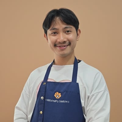 Nono, Head Florist