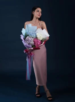 ช่อไฮเดรนเยียไซส์เดี่ยว-ฟ้าชมพูม่วงขาว-ห่อพาสเทล-ริบบิ้น-ครึ่งตัว