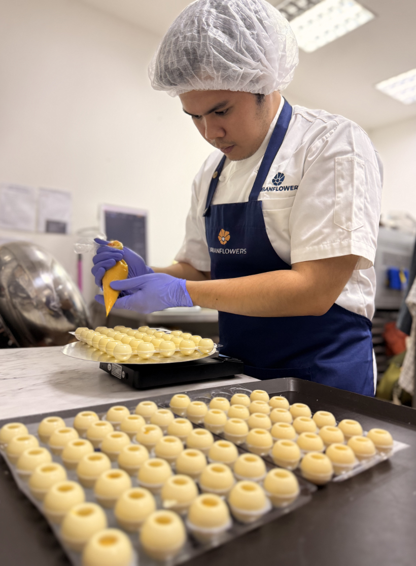 ช็อกโกแลตเทียร์ทำทรัฟเฟิลช็อกโกแลตเบลเยียมในครัว UrbanFlowers